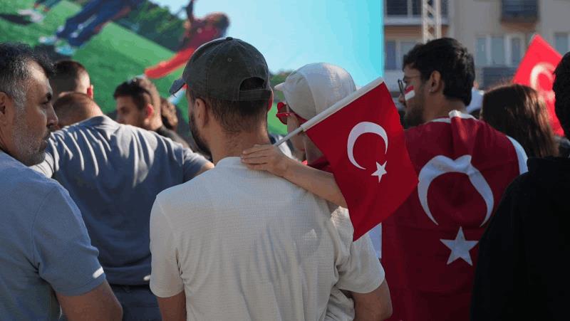 buyuksehirin-20-ilcedeki-dev-organizasyonuyla-balikesir-milli-takim-icin-kenetlendi