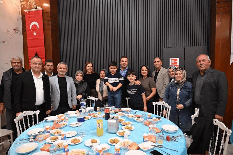 akin-muhtarlar-ve-aileleriyle-bir-araya-geldi