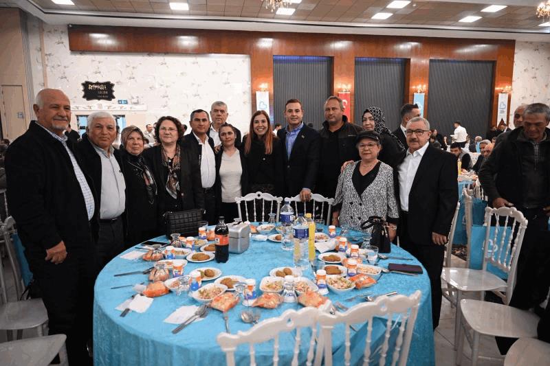 akin-muhtarlar-ve-aileleriyle-bir-araya-geldi