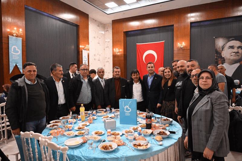 akin-muhtarlar-ve-aileleriyle-bir-araya-geldi