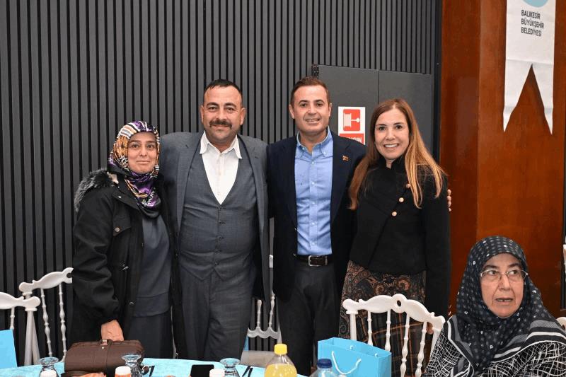akin-muhtarlar-ve-aileleriyle-bir-araya-geldi