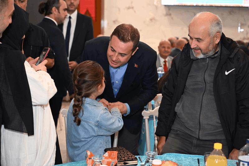 akin-muhtarlar-ve-aileleriyle-bir-araya-geldi