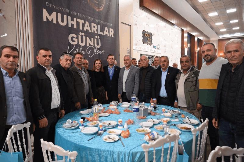 akin-muhtarlar-ve-aileleriyle-bir-araya-geldi