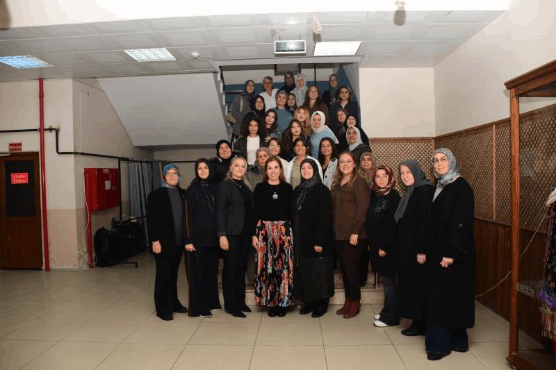 arbil-akindan-ilcelerde-kadin-odakli-yogun-program
