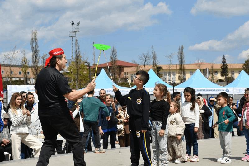 balikesirde-adimlar-otizm-farkindaligi-icin-atildi