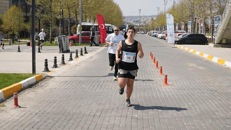balikesirde-adimlar-otizm-farkindaligi-icin-atildi
