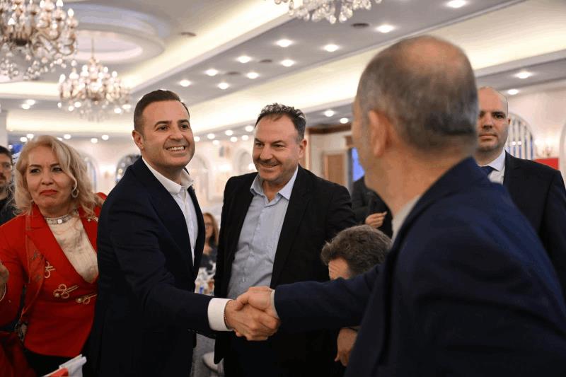 akin-istanbuldaki-balikesirliler-ile-kucaklasti