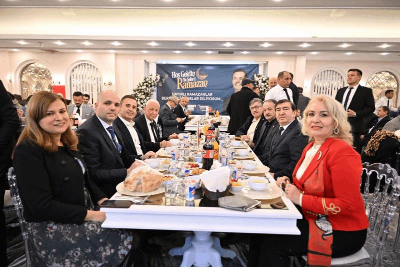 akin-istanbuldaki-balikesirliler-ile-kucaklasti
