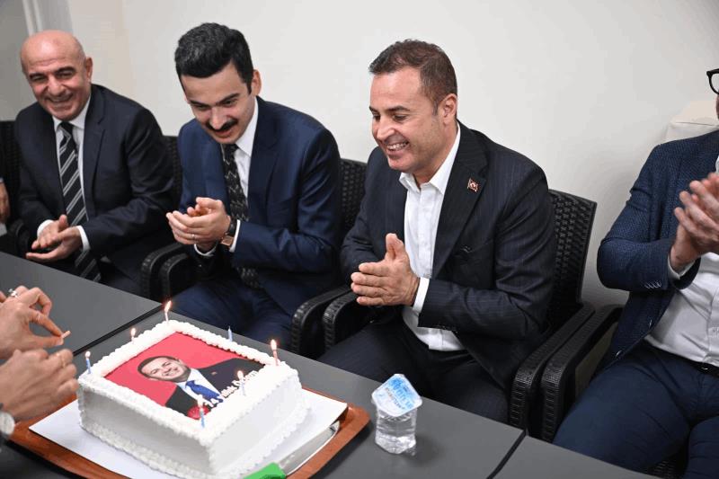 akin-manyasta-fener-alayina-katildi