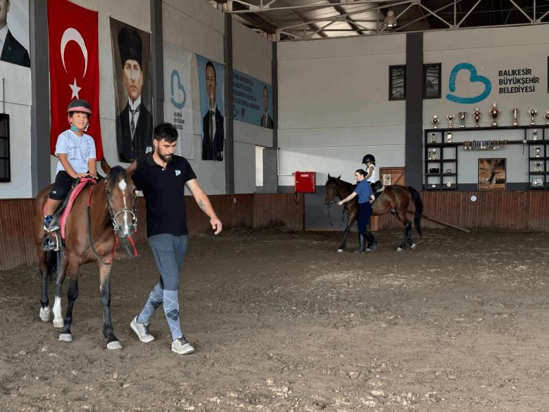 akin-sehrimize-bu-odulu-kazandirdigimiz-icin-gururluyuz