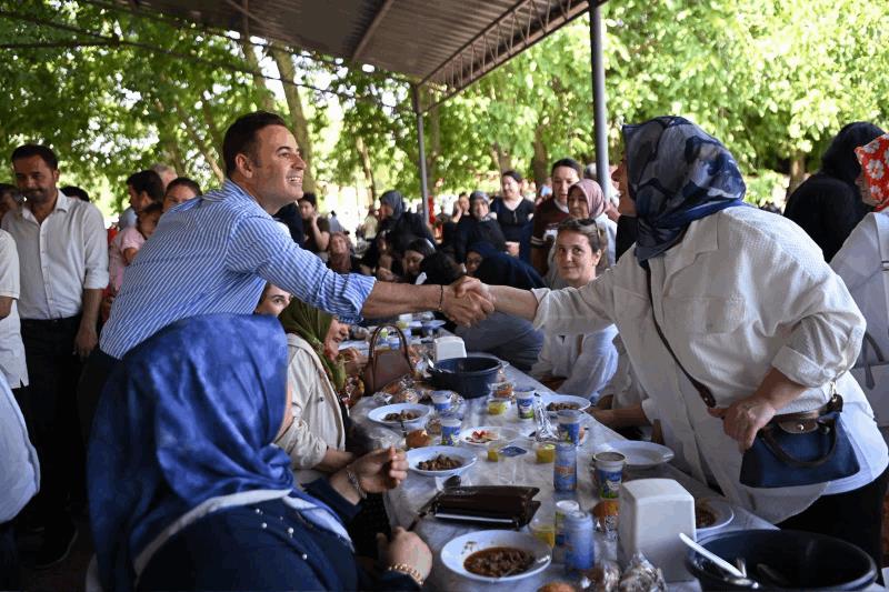 akin-pasakoy-koy-hayrina-katildi