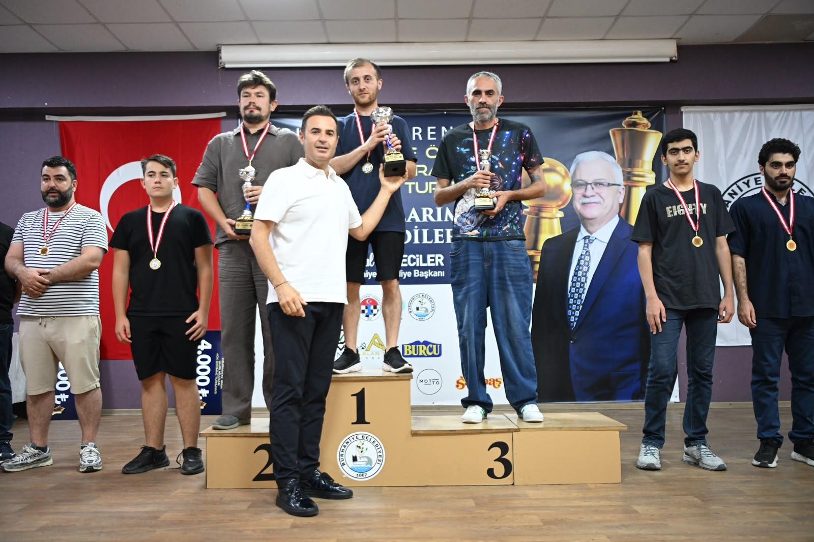 akin-satranc-turnuvasi-odul-torenine-katildi