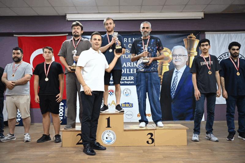 akin-satranc-turnuvasi-odul-torenine-katildi