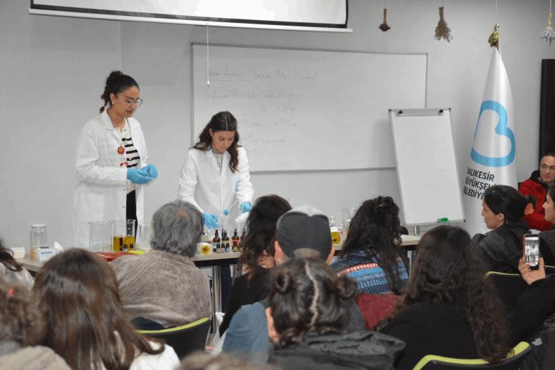 balikesir-buyuksehir-belediyesi-kursiyerlerini-donanimli-bir-egitimden-geciriyor