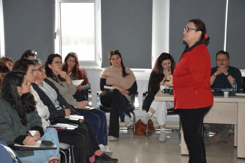 balikesir-buyuksehir-belediyesi-kursiyerlerini-donanimli-bir-egitimden-geciriyor