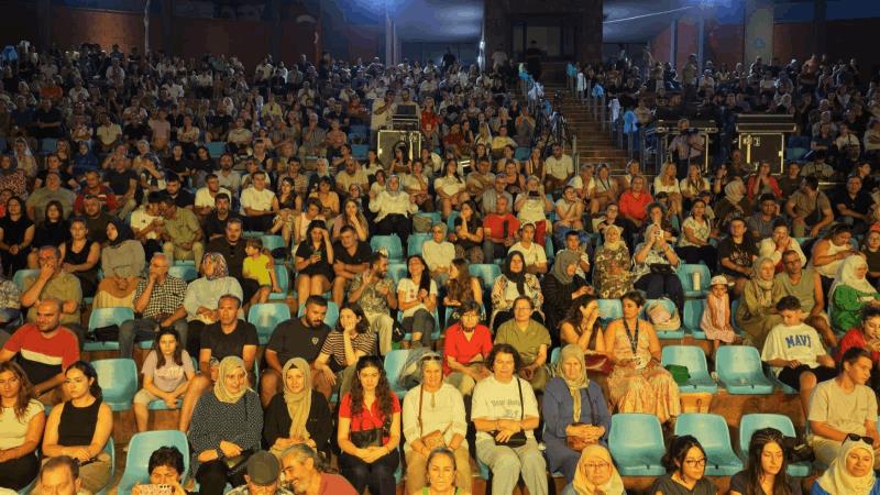 dunya-danslari-balikesir-sahnesinde
