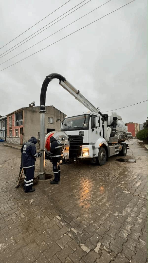 buyuksehir-belediyesi-ve-baski-ekipleri-20-ilcede-teyakkuzda
