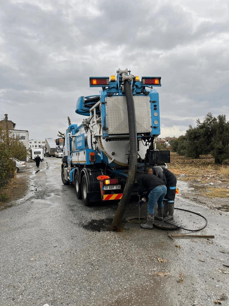 buyuksehir-belediyesi-ve-baski-ekipleri-20-ilcede-teyakkuzda