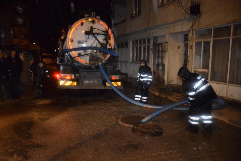 buyuksehir-belediyesi-ve-baski-ekipleri-20-ilcede-teyakkuzda