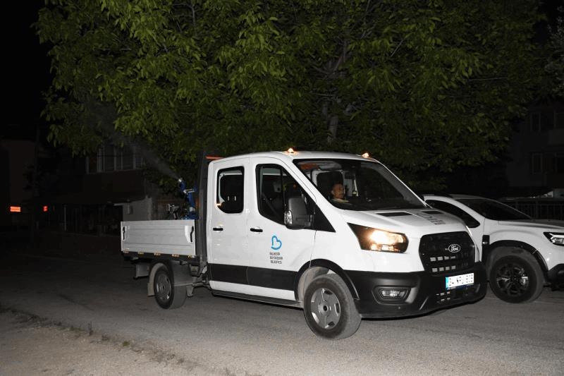 buyuksehir-ilaclama-ekipleri-724-sahada