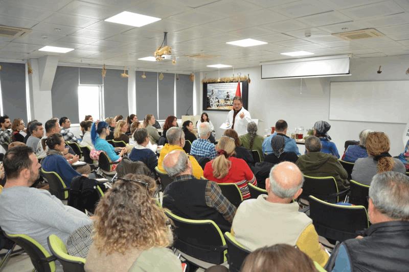 bacemde-ayin-atolyesi-programlarina-yogun-ilgi