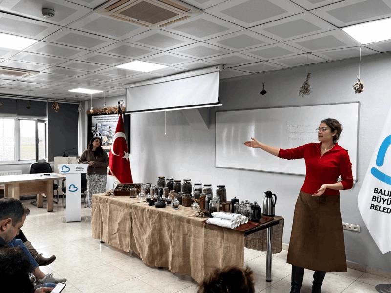 bacemde-ayin-atolyesi-programlarina-yogun-ilgi