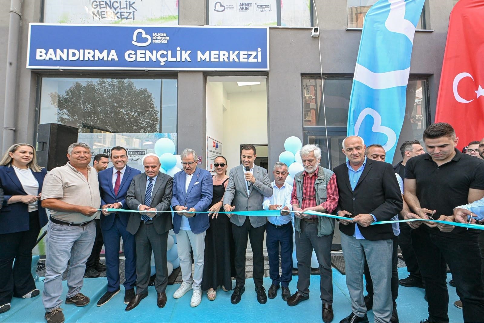 buyuksehirden-bandirmaya-ikinci-genclik-merkezi