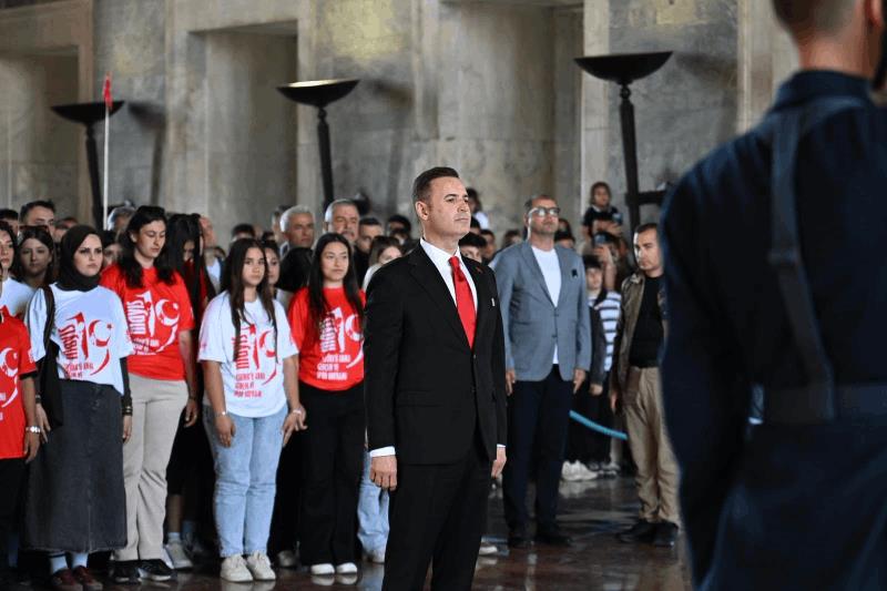 baskan-akin-ve-1071-balikesirli-genc-anitkabirde