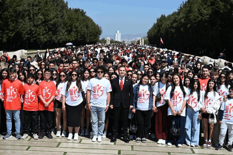 baskan-akin-ve-1071-balikesirli-genc-anitkabirde