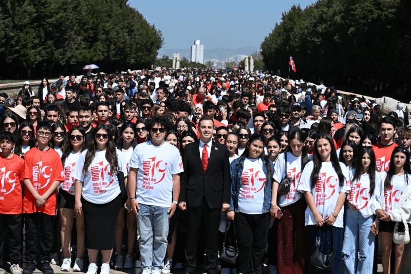 baskan-akin-ve-1071-balikesirli-genc-anitkabirde