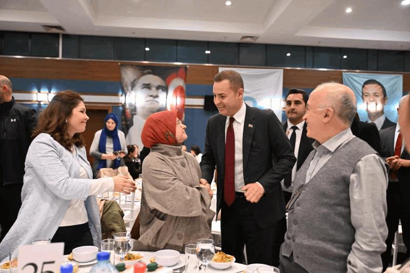 baskan-akin-ankarada-balikesirli-hemsehrileriyle-bulustu