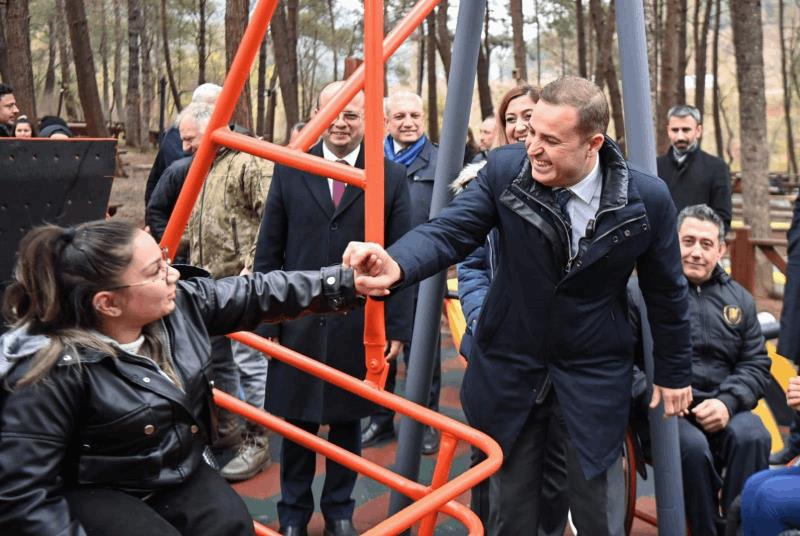 doga-ile-bas-basa-engelsiz-piknik-alani-acildi
