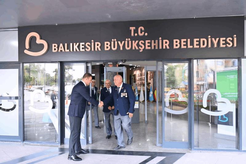 akin-gazilerimiz-basimizin-tacidir