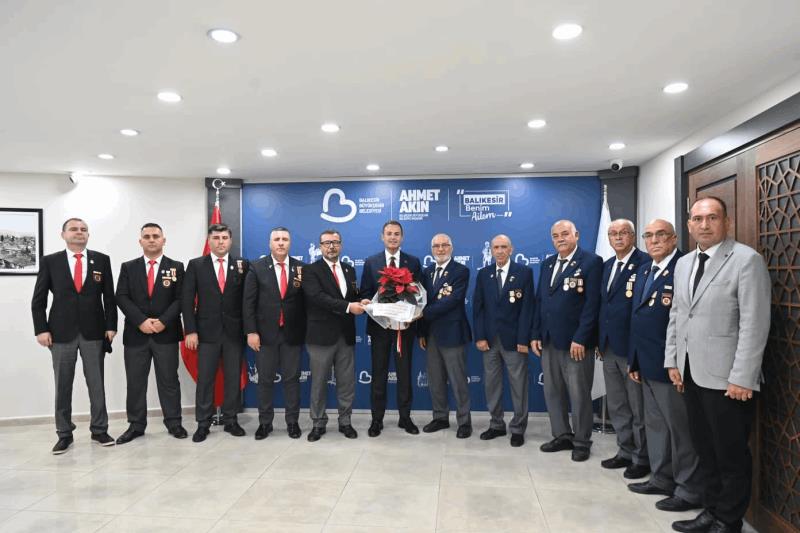 akin-gazilerimiz-basimizin-tacidir