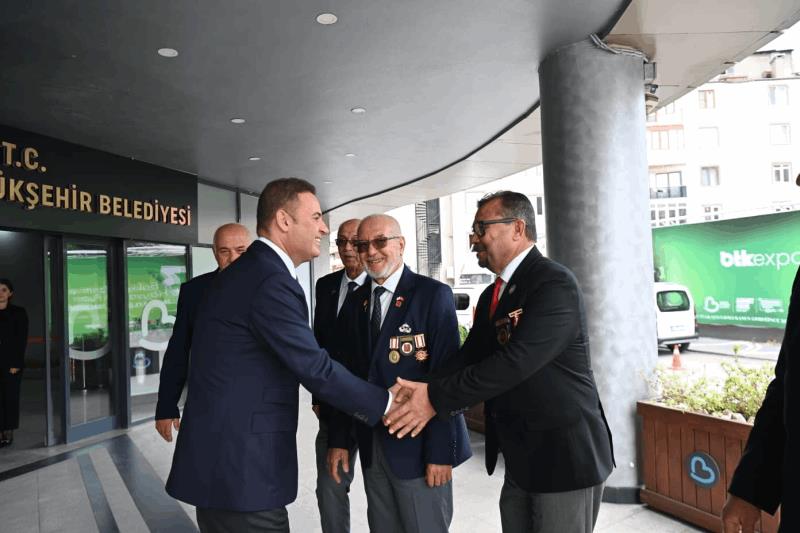 akin-gazilerimiz-basimizin-tacidir