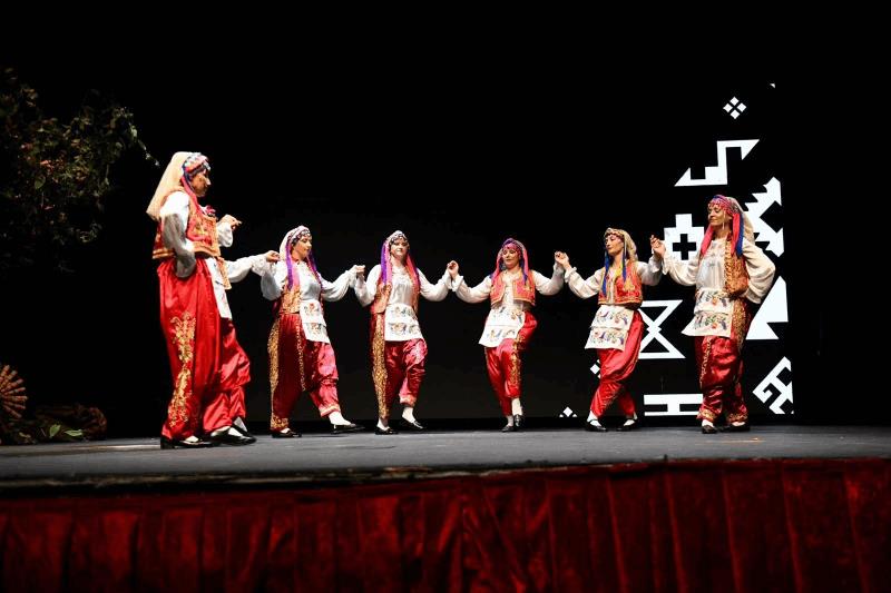 buyuksehirden-cumhuriyetin-103-yilinda-anlamli-gosteri
