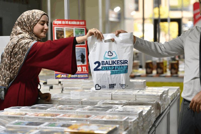 kultur-sanat-ve-edebiyatin-kalbi-2-balikesir-kitap-fuarinda-atiyor