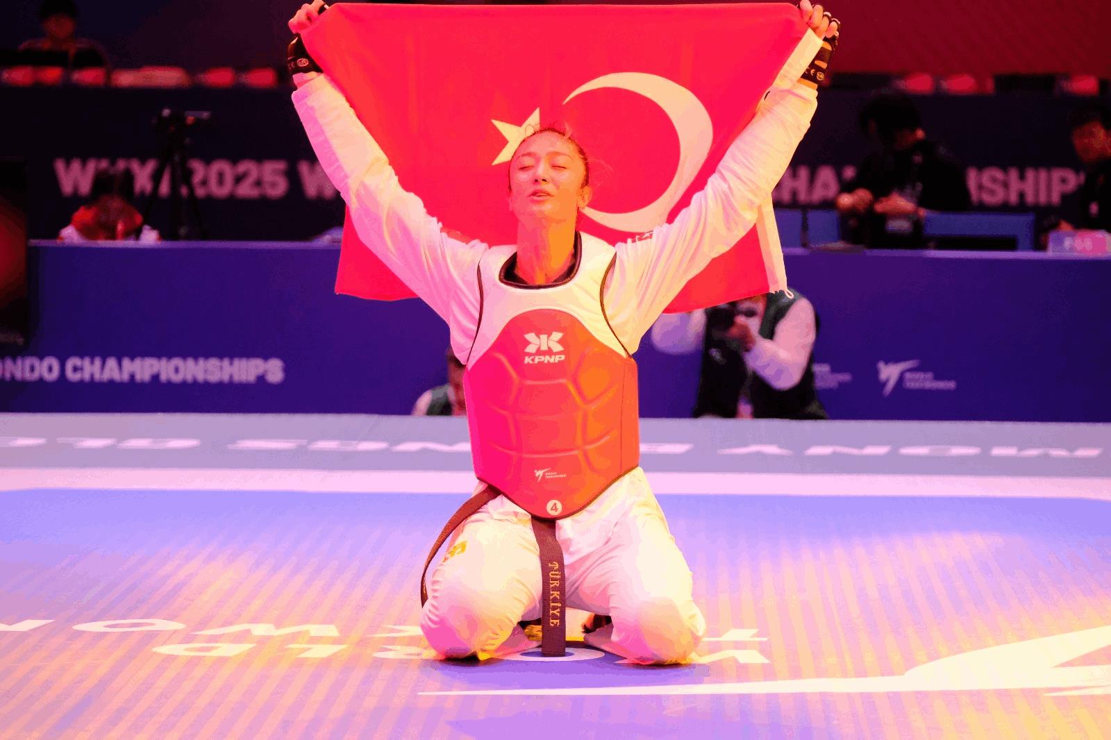 balikesirin-gururu-nafia-kus-aydin-2-kez-dunya-sampiyonu