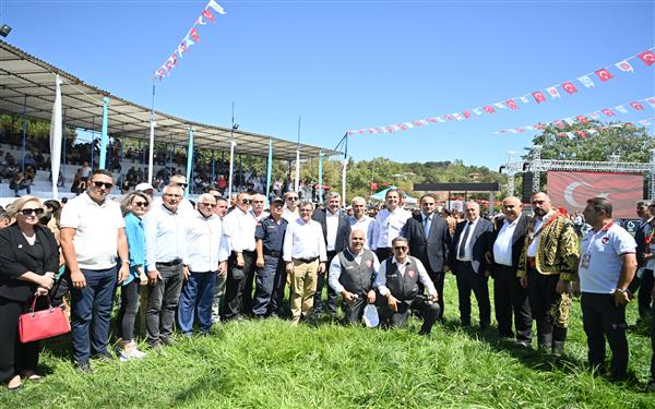 64-geleneksel-kurtdereli-mehmet-pehlivan-yagli-guresleri-basladi