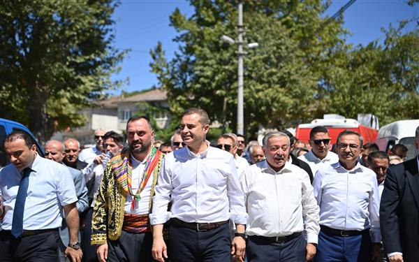64-geleneksel-kurtdereli-mehmet-pehlivan-yagli-guresleri-basladi